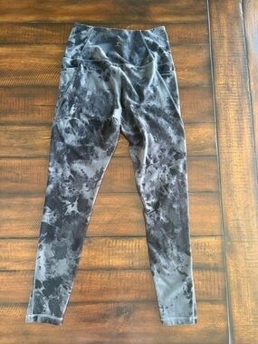 Danskin Black and Gray Tie-Dye Girls' Active Leggings